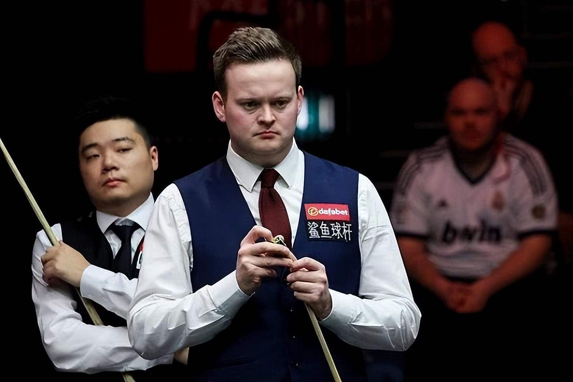 他需要在场 他需要在场